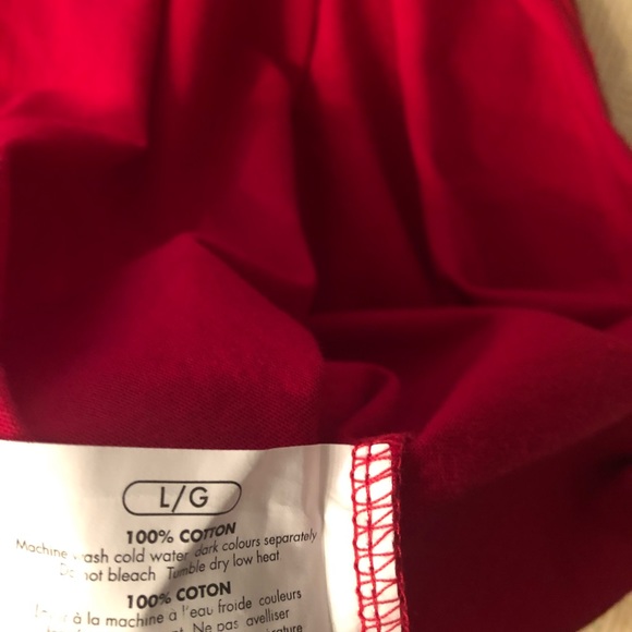 Red heart tshirt size large - Picture 4 of 4